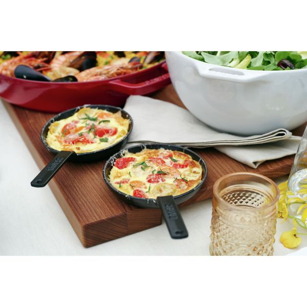 Staub Pans Mini Bratpfanne, 12 cm Gusseisen Schwarz rund alle Herdarten inkl. Induktion geeignet