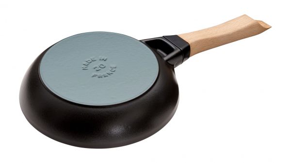 Staub Kochgeschirr Bratpfanne Schmorpfanne mit Holzgriff Schwarz 20 cm