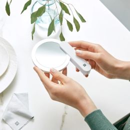 ZWILLING LED-Kosmetikspiegel Spiegel 10x, wiederaufladbar, Weiß 360° drehbarer Griff