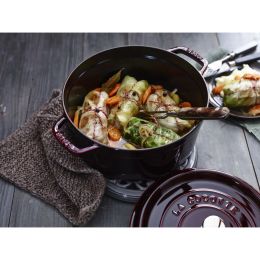 Staub La Cocotte Töpfe und Pfannen Cocotte, 24 cm | Grenadine-Rot | rund | Gusseisen
